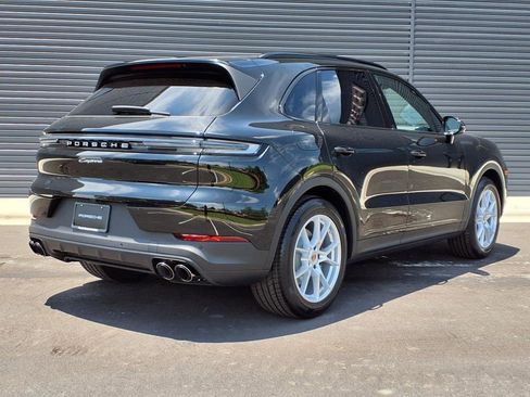 New 2025 Porsche Cayenne image 31
