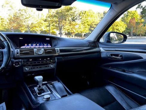 Used 2014 Lexus LS 600h L image 40