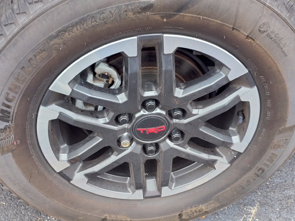Used 2024 Toyota Tacoma TRD Sport w/ TRD Sport Upgrade Package RWD image 10
