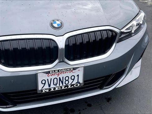 Used 2025 BMW 330i Sedan w/ Premium Package image 32