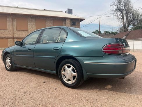 Used 1998 Oldsmobile Cutlass GLS FWD image 5