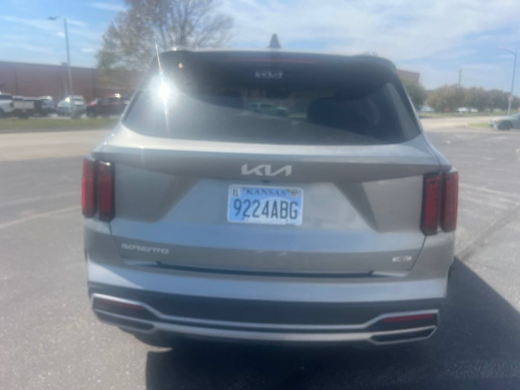Used 2023 Kia Sorento EX AWD/4WD image 5
