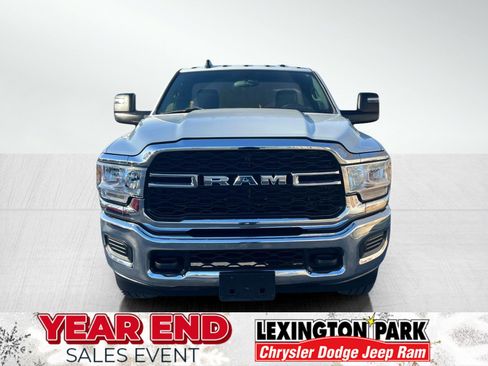 Used 2024 RAM 2500 Tradesman w/ Chrome Appearance Group image 5