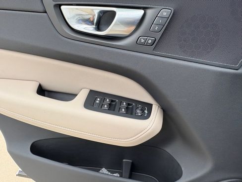 New 2026 Volvo XC60 B5 Plus w/ Protection Package Premier image 17