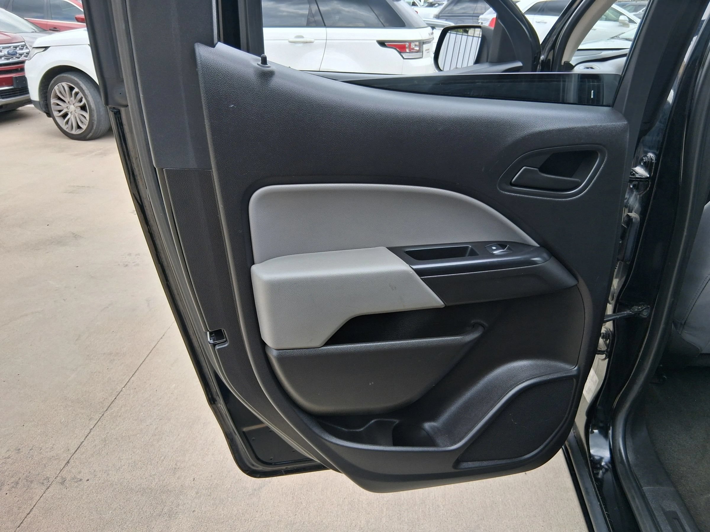 Used 2015 Chevrolet Colorado W/T w/ WT Convenience Package AWD/4WD image 28