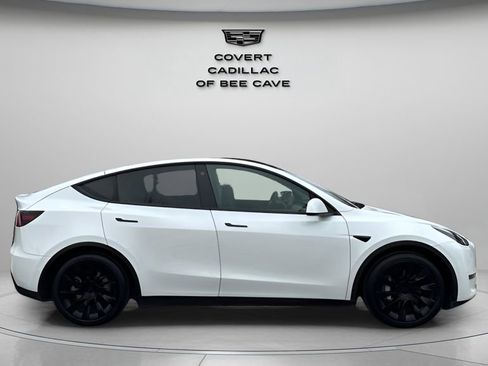 Used 2021 Tesla Model Y Long Range image 11