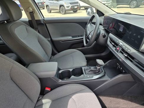 Used 2025 Kia K4 FWD image 18