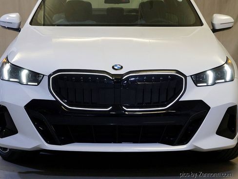 New 2026 BMW 530i xDrive 530i xDrive w/ M Sport Package image 6