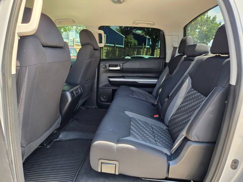 Used 2019 Toyota Tundra SR5 w/ SR5 Upgrade Package AWD/4WD image 14