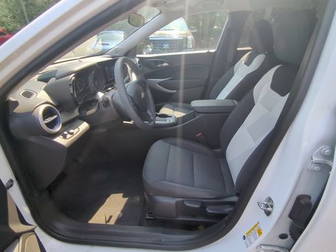 Used 2024 Chevrolet Trax LS FWD image 9