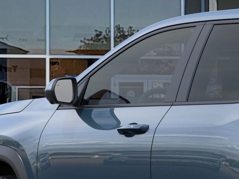 New 2026 Chevrolet Equinox LT w/ Safety and Technology Package FWD image 12
