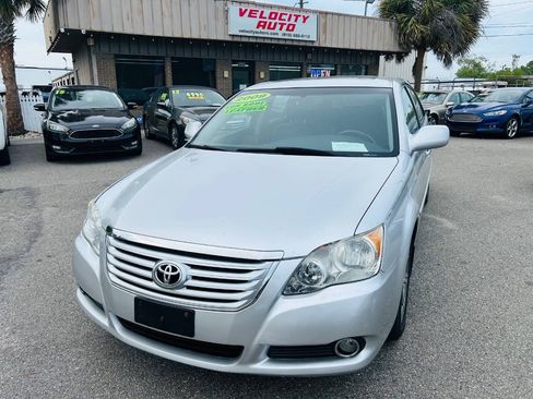 Used 2009 Toyota Avalon Limited FWD image 1