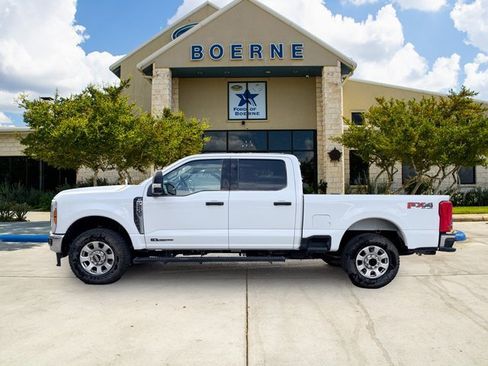 Used 2024 Ford F250 XLT w/ FX4 Off-Road Package image 2