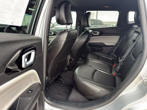 Used 2025 Jeep Compass Limited AWD/4WD image 29