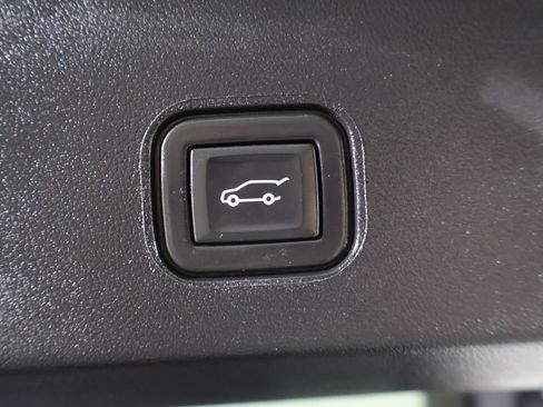 Used 2024 Cadillac Lyriq Luxury RWD image 19