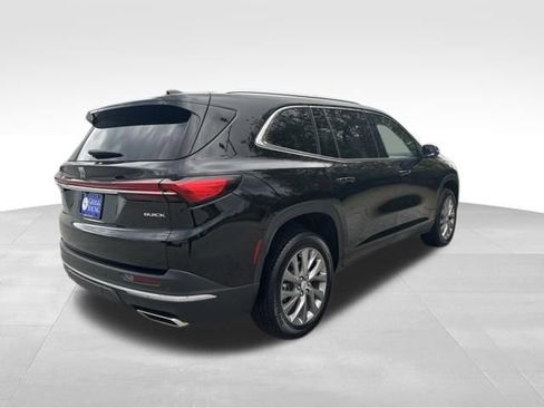 Used 2025 Buick Enclave Preferred AWD/4WD image 7