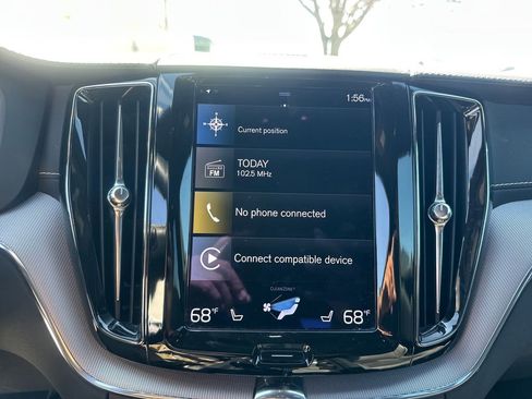 Used 2021 Volvo XC60 T5 R-Design image 16