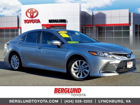 Used 2024 Toyota Camry LE image 1