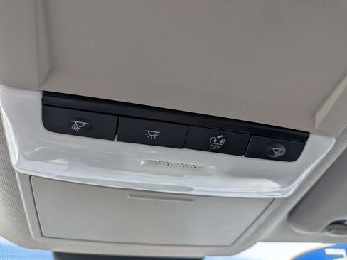 Used 2025 Nissan Sentra S FWD image 30