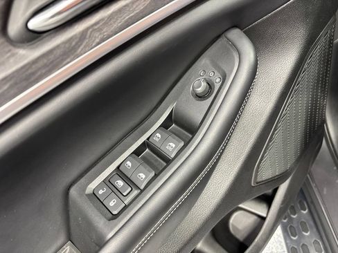 Used 2025 Jeep Grand Cherokee Limited w/ Luxury Tech Group II AWD/4WD image 52