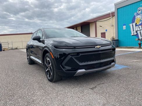Used 2024 Chevrolet Equinox EV LT image 1
