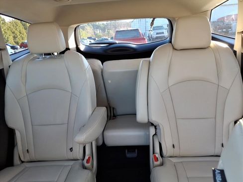 Used 2023 Buick Enclave Essence w/ Experience Buick Package image 17