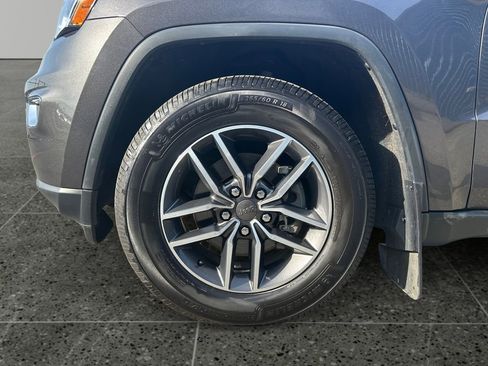 Used 2019 Jeep Grand Cherokee Limited AWD/4WD image 5