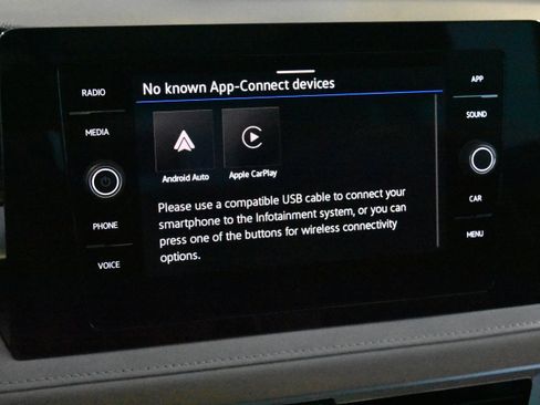 New 2025 Volkswagen Taos SE image 8