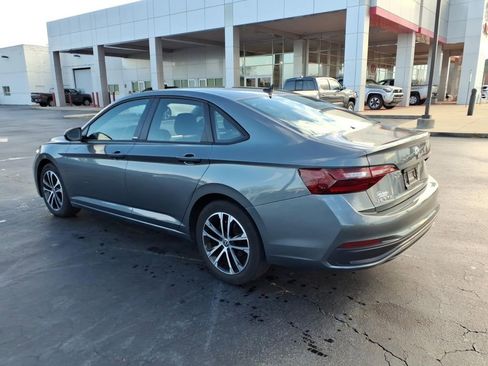 Used 2024 Volkswagen Jetta Sport image 5