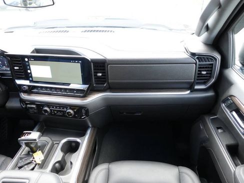 Used 2022 Chevrolet Silverado 1500 LT Trail Boss w/ LT Trail Boss Premium Package AWD/4WD image 49