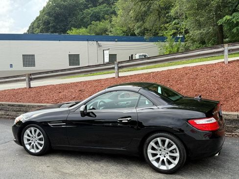 Used 2016 Mercedes-Benz SLK 300 image 5