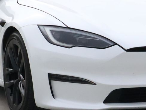 Used 2022 Tesla Model S Plaid image 8