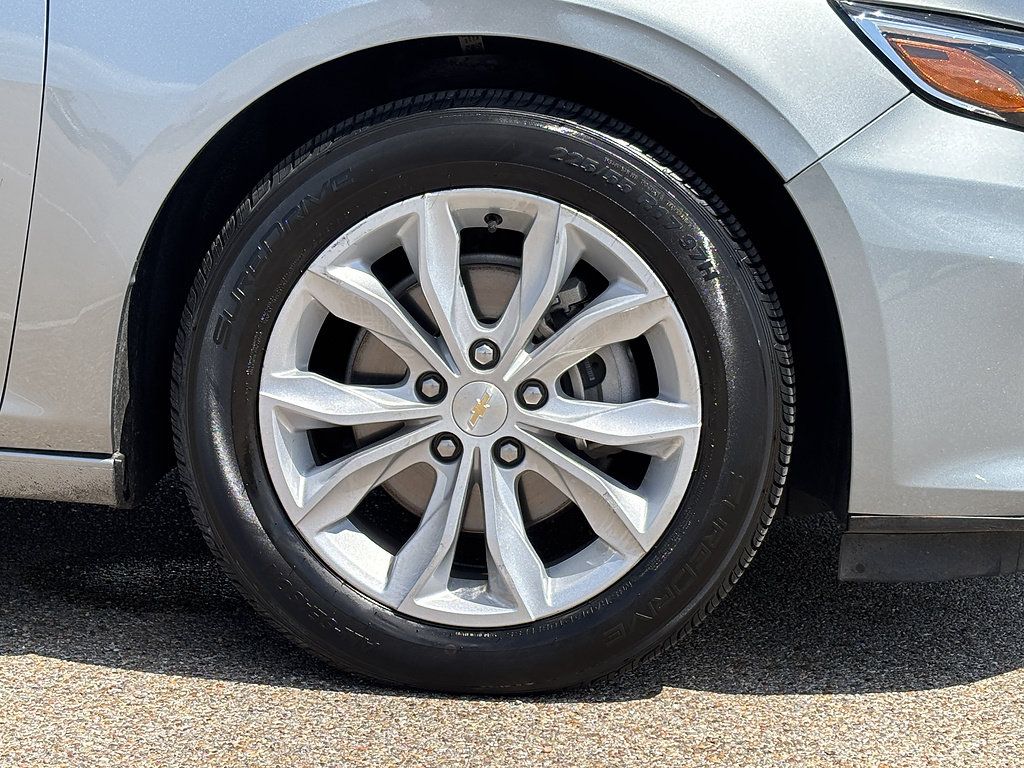 Used 2025 Chevrolet Malibu LT FWD image 8