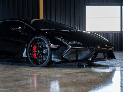 Used 2025 Lamborghini Revuelto AWD/4WD image 8