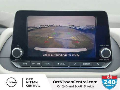Used 2025 Nissan Rogue SV FWD image 25