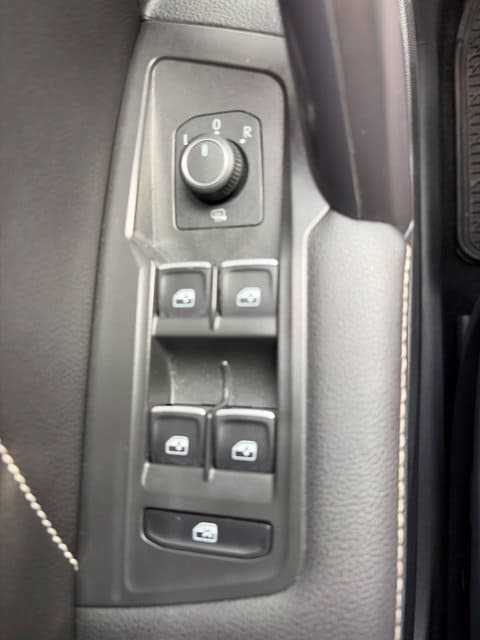 Used 2022 Volkswagen Tiguan SE R-Line AWD/4WD image 34