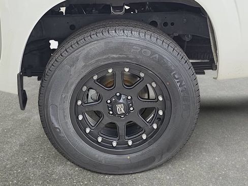 Used 2022 Nissan Frontier SV RWD image 32
