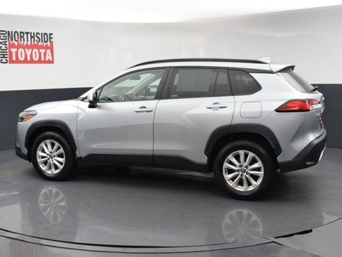 Used 2022 Toyota Corolla Cross LE AWD/4WD image 2
