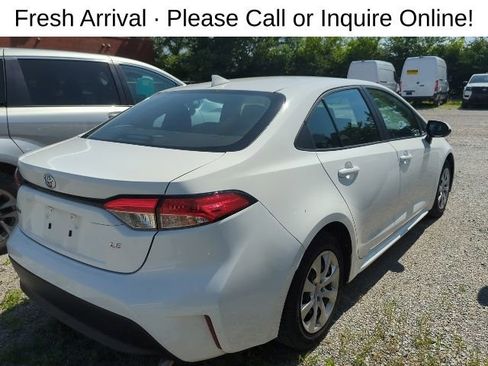 Used 2025 Toyota Corolla LE FWD image 4