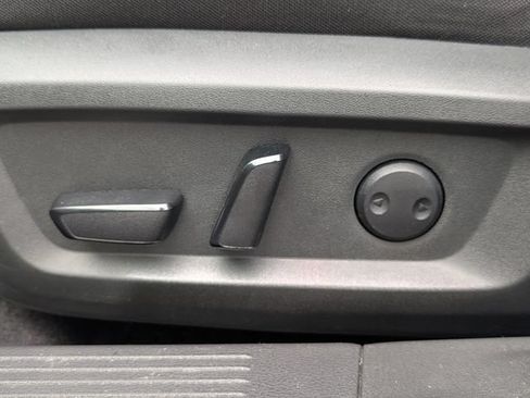 Used 2023 Nissan Rogue SV FWD image 16