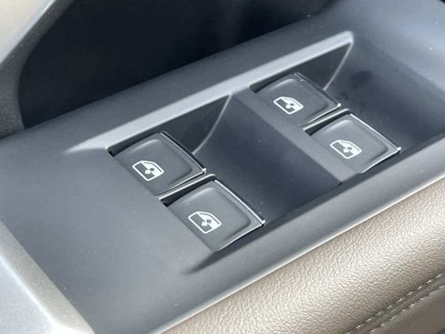 Used 2025 Audi Q5 Premium w/ Convenience Package image 7