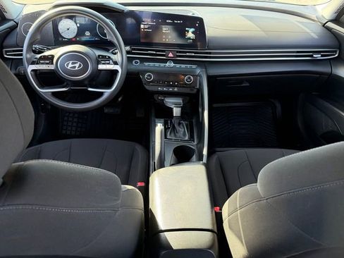 Used 2024 Hyundai Elantra SEL FWD image 24