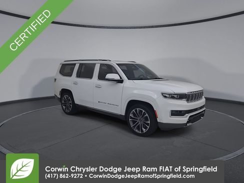 Used 2022 Jeep Grand Wagoneer Series III w/ Rear Seat Video Group 1 AWD/4WD image 3