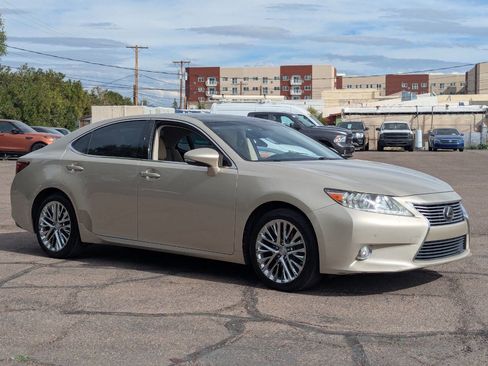 Used 2013 Lexus ES 350 w/ Ultra Luxury Pkg image 1