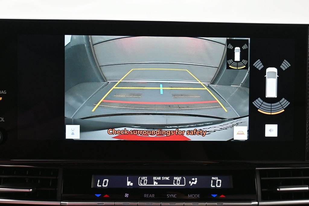 Used 2026 Toyota Sienna Limited FWD image 22
