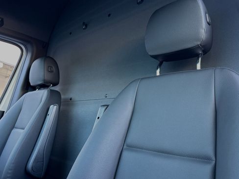 New 2024 Mercedes-Benz eSprinter 170 Cargo image 11