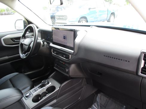 Used 2025 Ford Bronco Sport Outer Banks w/ Outer Banks Tech Package+ AWD/4WD image 43