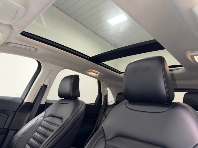 Used 2024 Ford Edge SEL w/ Convenience Package AWD/4WD image 16