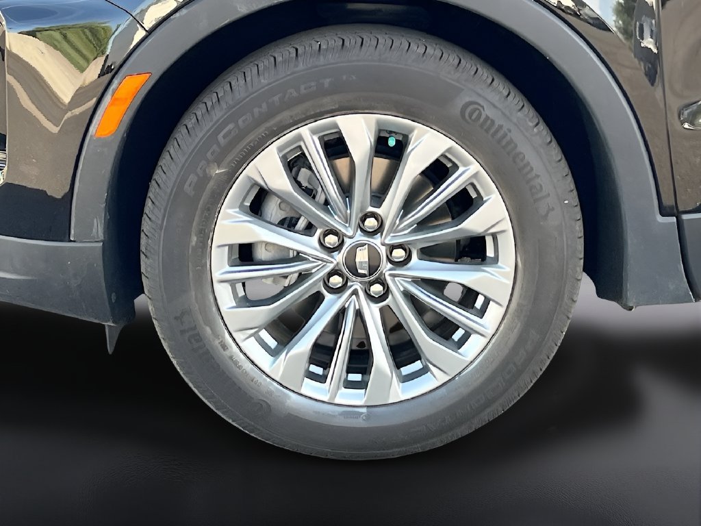 Used 2024 Cadillac XT4 Premium Luxury w/ Cold Weather Package FWD image 31