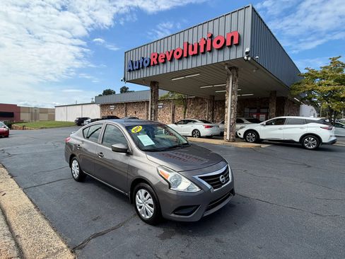 Used 2017 Nissan Versa S Plus FWD image 1